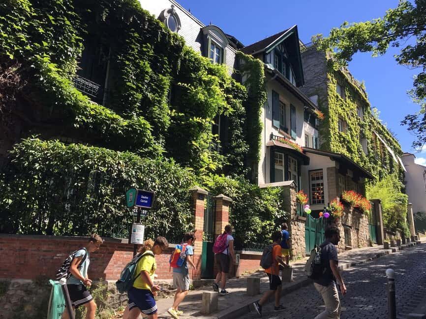 Montmartre Walking Tour with a Local Guide - Dalida statue and La Maison Rose: pop culture meets the artist story