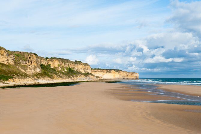 Normandy D-Day Beaches and American Cemetery Day Trip from Paris - Coach Comfort and the Little Things That Matter