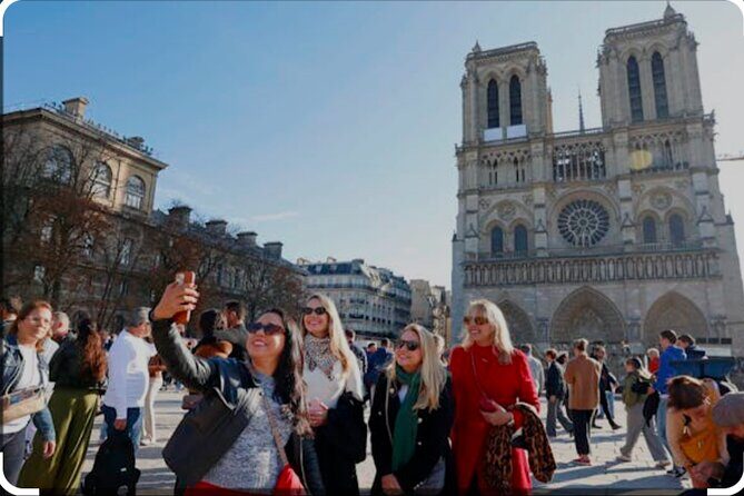 Notre Dame Area Guided Tour with Experienced Guide - Entering Notre-Dame with free entry: what to expect inside
