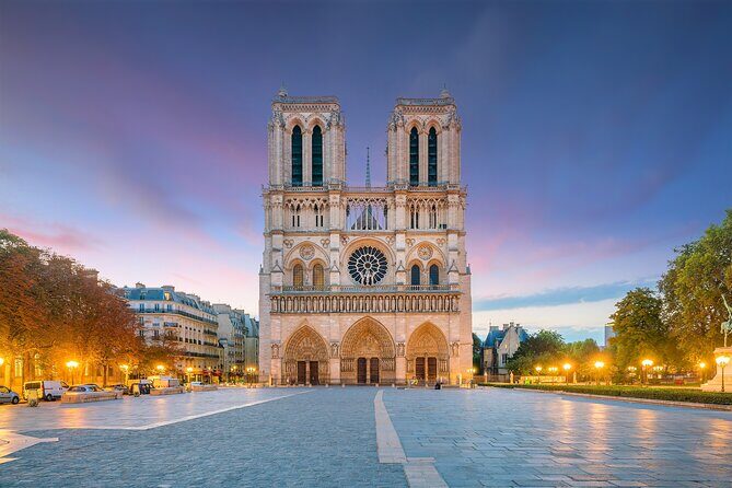 Notre Dame Cathedral: Exterior Guided Tour & Unscheduled Access - Group Size and the Comfort Factor (Max 20)