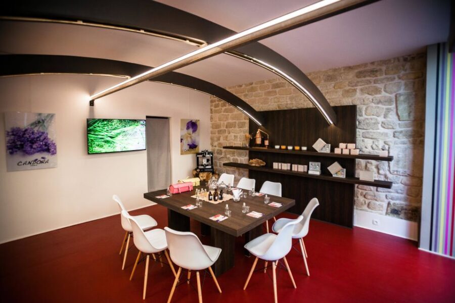 Paris: 2-Hour Perfume Creation Workshop - Why a perfume workshop near Île Saint-Louis makes sense
