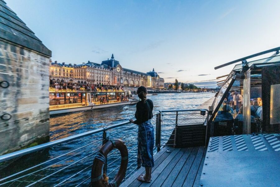 Paris: 3-Course-Dinner Cruise on the Seine with live music - Key highlights at a glance