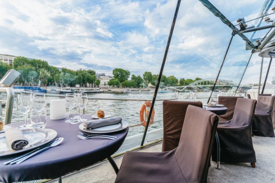 Paris: 3-Course-Dinner Cruise on the Seine with live music - Why This Seine Dinner Cruise Works: Food, Music, and Night Views Together