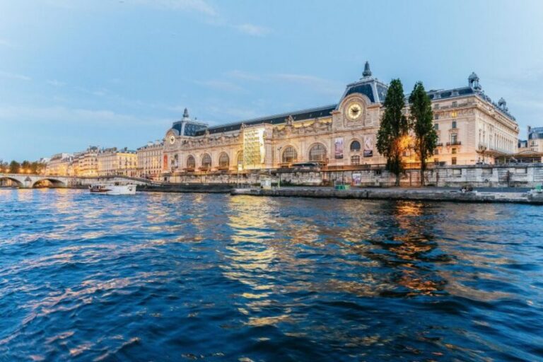 Paris: 3-Course-Dinner Cruise on the Seine with live music - The Boat Experience: All-Glass Comfort Plus Real Music