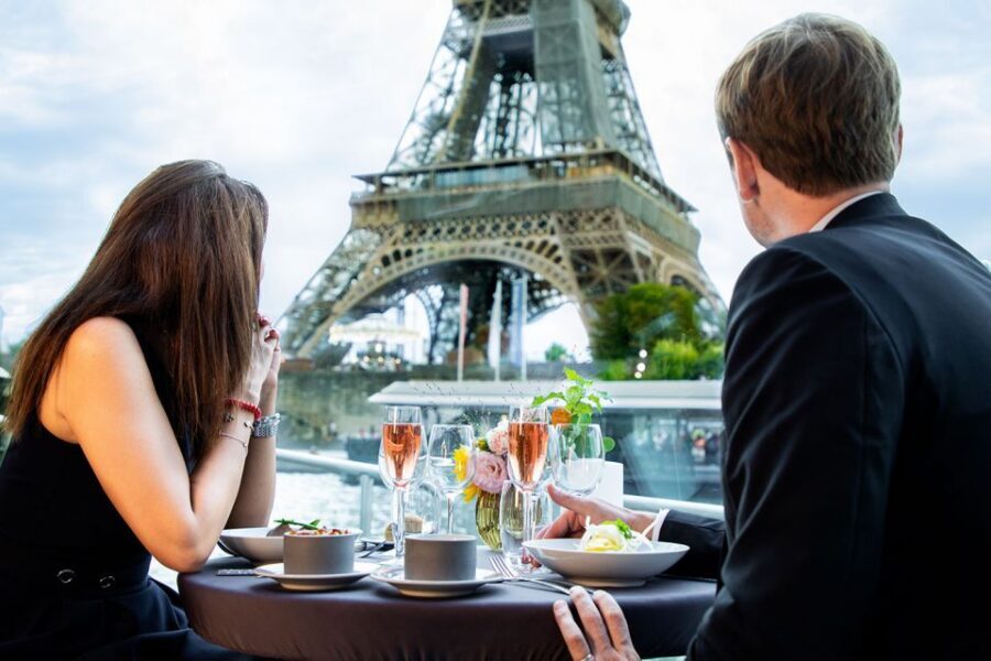 Paris: 3-Course-Dinner Cruise with Wine on the Seine River - Service style: friendly explanations and the pace of a planned evening