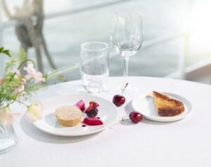 Paris: 3-Course-Dinner Cruise with Wine on the Seine River - The glass-canopy boat: comfort, views, and the “where do I sit” question