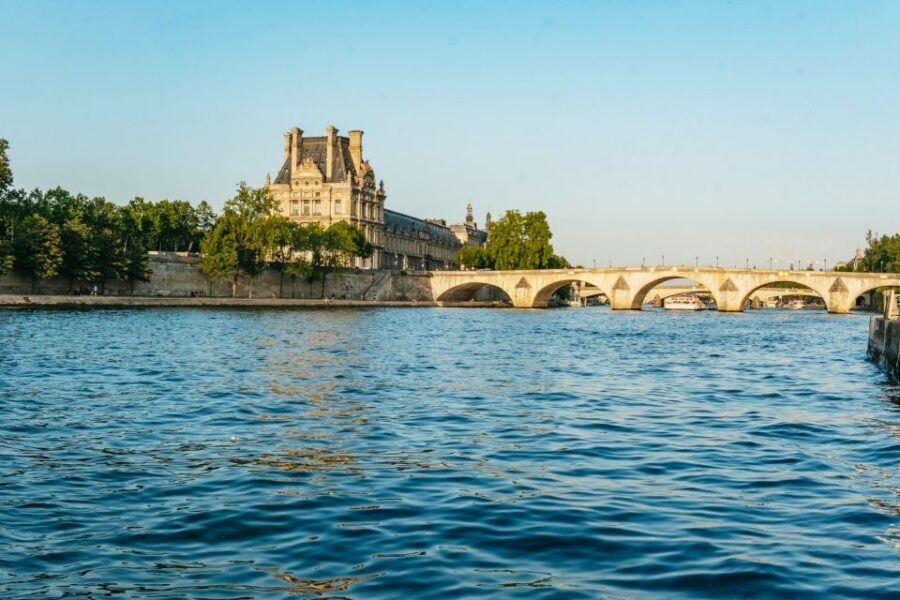 Paris : 3-Course Gourmet Dinner Cruise on Seine River - Key Highlights