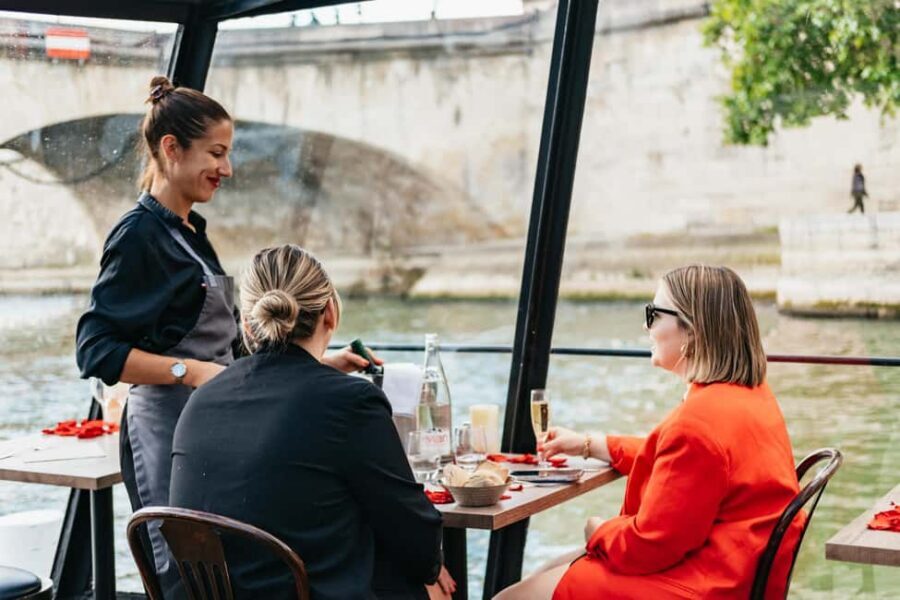Paris : 3-Course Gourmet Dinner Cruise on Seine River - FAQ