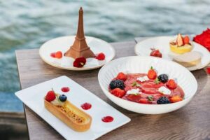 Paris : 3-Course Gourmet Dinner Cruise on Seine River - Finding Paris Seine La Marina and Getting Ready to Sail