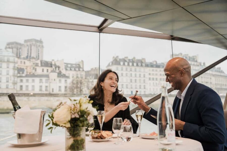 Paris: 4-Course Dinner Cruise on Seine River with Live Music - Four Courses and Drinks: Is This $153 Good Value?