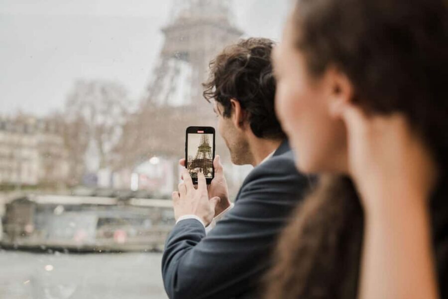 Paris: 4-Course Dinner Cruise on Seine River with Live Music - Seating, Windows, Upper Deck, and the Excellence Option