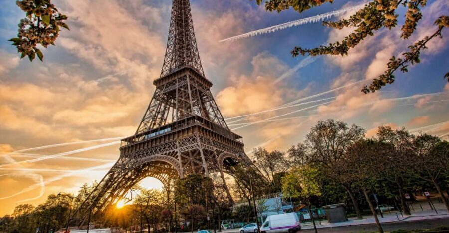 Paris: Access Eiffel Tower Summit or Second Level - The Guided Portion: What Your Guide Actually Does