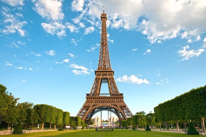 Paris Airport Transfer Service - Vehicles in your transfer: Mercedes vans and business cars for luggage and comfort