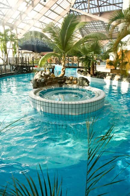 Paris: Aquaboulevard Water Park Entrance Ticket - Arrive and enter: the scan, the separate entrance, and lockers
