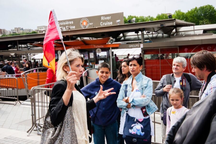 Paris: Audio-Guided Bus Tour & Seine River Cruise - How to get the most out of the audio: a simple game plan