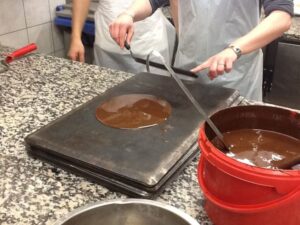 Paris: Behind the Scenes Bakery Tour with Breakfast - Breakfast first: croissants and pain au chocolat