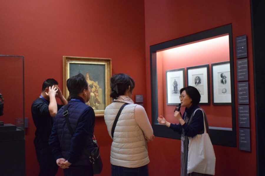 Paris: Best of Orsay Museum Small Group Tour with Tickets - How your guide changes everything (and who you might get)