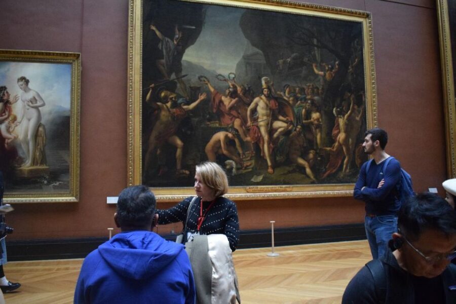 Paris: Best of the Louvre Guided Tour with Pre-booked Ticket - The 2-hour guided plan: what you actually get to see