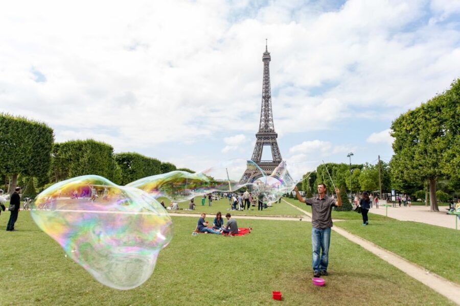Paris Bike Tour: Eiffel Tower, Place de la Concorde & More - Place de la Concorde: Historical Scale at Street Level