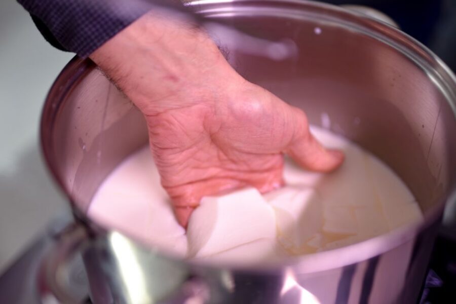 Paris: Butter and Cheesemaking Workshop - Traditional butter making: simple, physical, and very satisfying