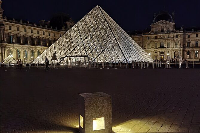 Paris by Night - The little extras that show up on many departures