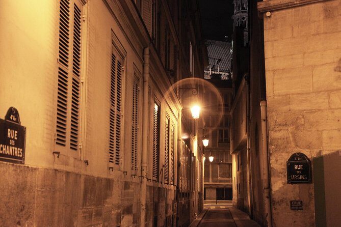 Paris by Night Walking Tour: Ghosts, Mysteries and Legends - Hotel de Conciergerie: Marie Antoinette’s Prison Stop