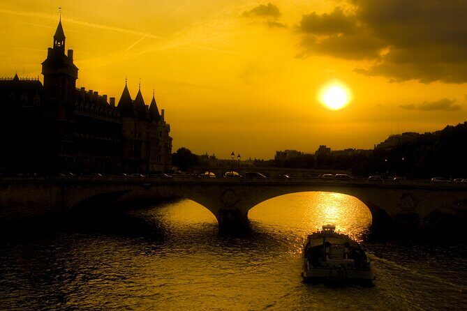 Paris by Night Walking Tour: Ghosts, Mysteries and Legends - Square du Vert-Galant: Henry IV’s Love Story Meets the Templars