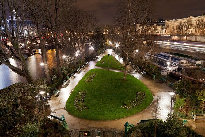 Paris by Night Walking Tour: Ghosts, Mysteries and Legends - Eglise St-Germain-lAuxerrois: The Huguenot Massacre Connection