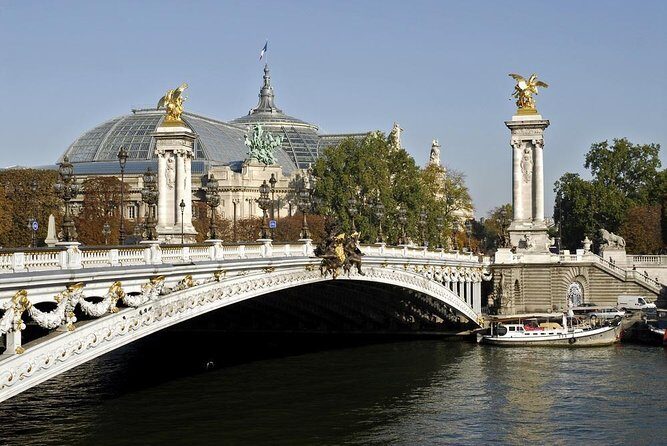 Paris Capitaine Fracasse 3 Course Seine River Dinner Cruise - Why the Capitaine Fracasse 3-course dinner cruise is a smart Paris “evening plan”