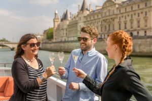Paris: Champagne Tasting Cruise Departure from Eiffel Tower - Private Salon at the Bow: Comfort and Sightlines