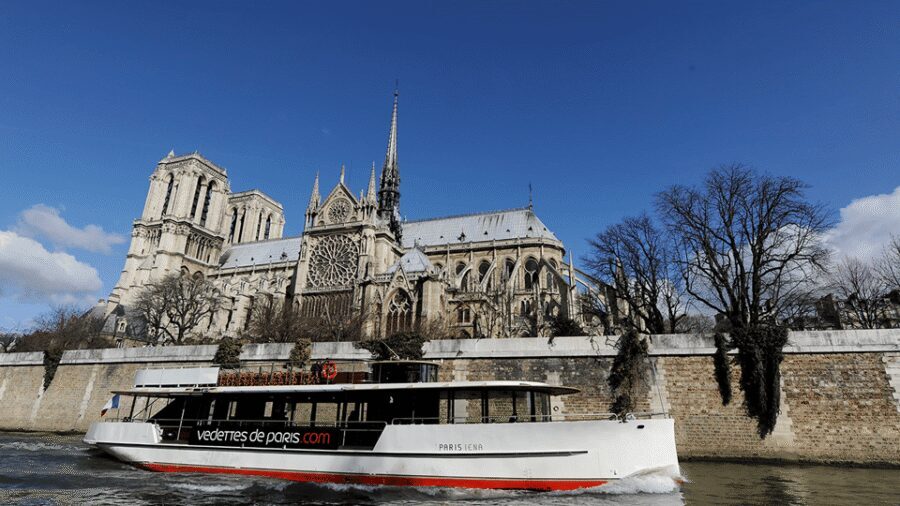 Paris: Champagne Tasting Cruise Departure from Eiffel Tower - Timing Tips: Arrive Early or Lose Your Spot