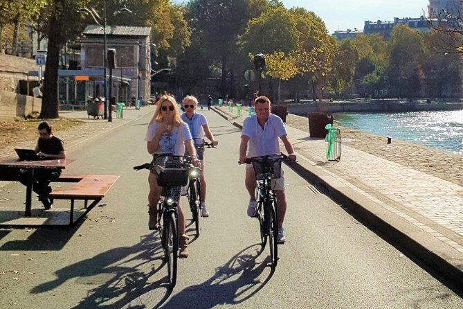 Paris: Charming Nooks and Crannies Bike Tour - Kings Square and Place des Vosges: where the Marais tells a story without shouting