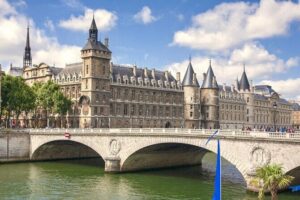 Paris City Center Free Walking Tour (Tip-Based) - Starting at Saint-Michel: where you learn the city’s logic