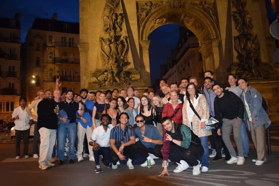 Paris: City Center Guided Pub Crawl with Shots & Club Entry - Key points at a glance
