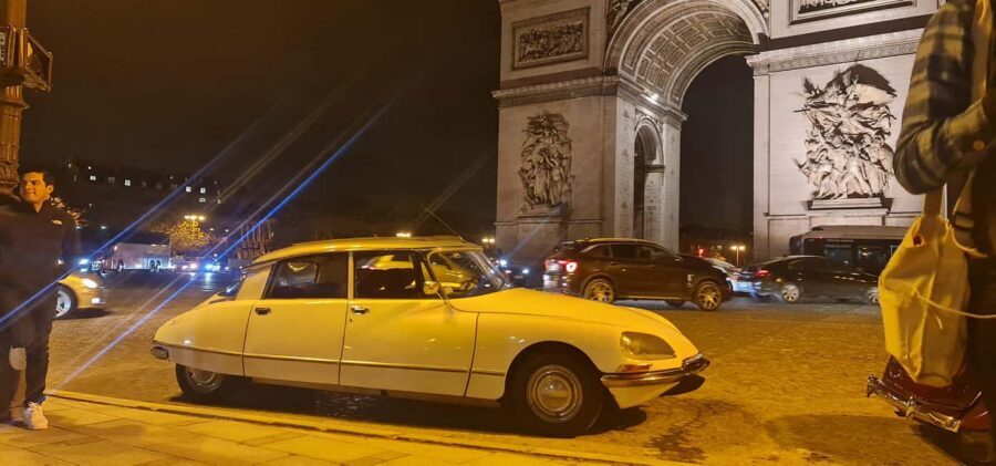 Paris: City Discovery Tour by Vintage Citroën DS Car - The guide factor: storytelling that mixes big monuments and small Paris facts