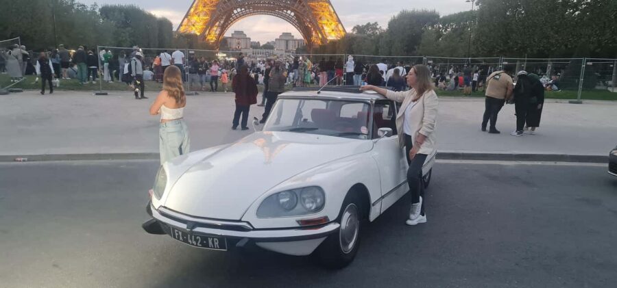 Paris: City Discovery Tour by Vintage Citroën DS Car - Price and logistics basics that affect your decision