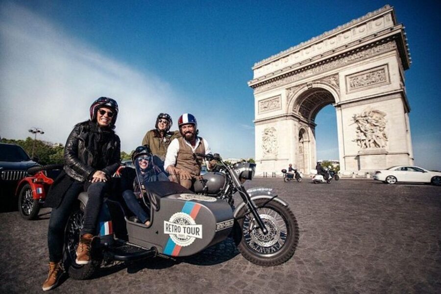 Paris: City Highlights Tour by Vintage Sidecar - Île de la Cité: the 5-minute photo stop you should treat like a sprint