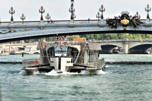 Paris City Tour by Coach with Sightseeing Seine River Cruise - What you see on the coach: squares, monuments, and the “greatest hits” route