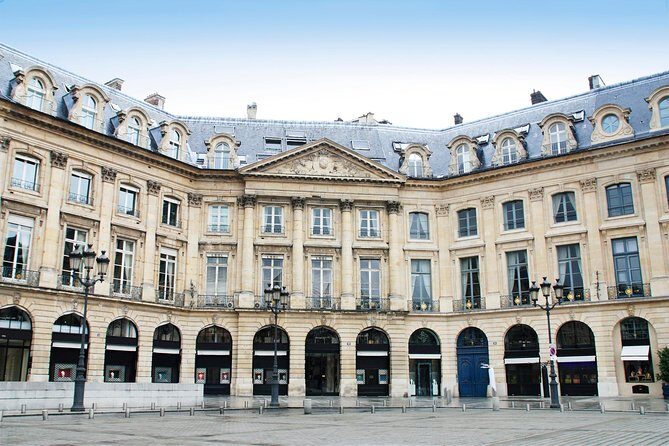 Paris City Tour by Coach with Sightseeing Seine River Cruise - Important listening languages and app setup (so you don’t miss the story)