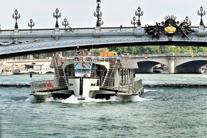 Paris City Tour by Coach with Sightseeing Seine River Cruise - What you see on the coach: squares, monuments, and the “greatest hits” route