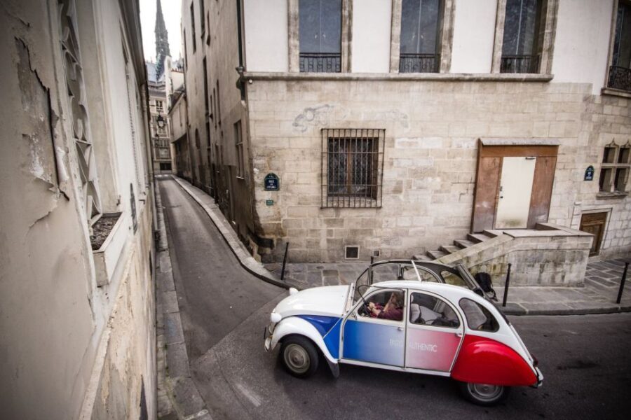 Paris: Classic Sites Tour by Vintage Citroen 2CV - Pickup, private group setup, and how the 2 hours really feel