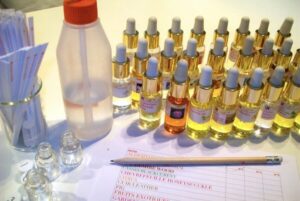 Paris: Create your Signature Scent Perfume Workshop - What you learn: notes, chords, and how scent changes