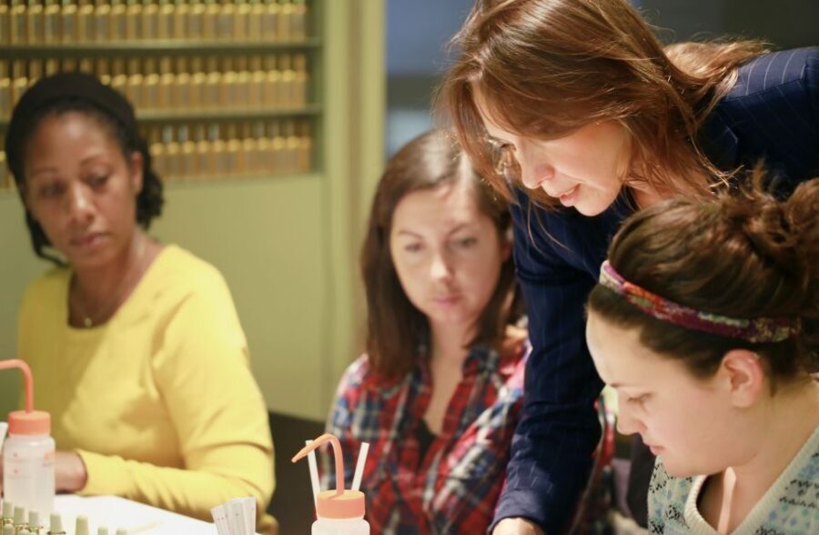 Paris: Create your Signature Scent Perfume Workshop - Why the instructor matters in a perfume class