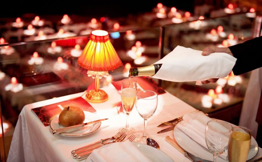 Paris: Dinner Show at the Moulin Rouge - Moulin Rouge’s Féerie show: why this dinner-night still hits
