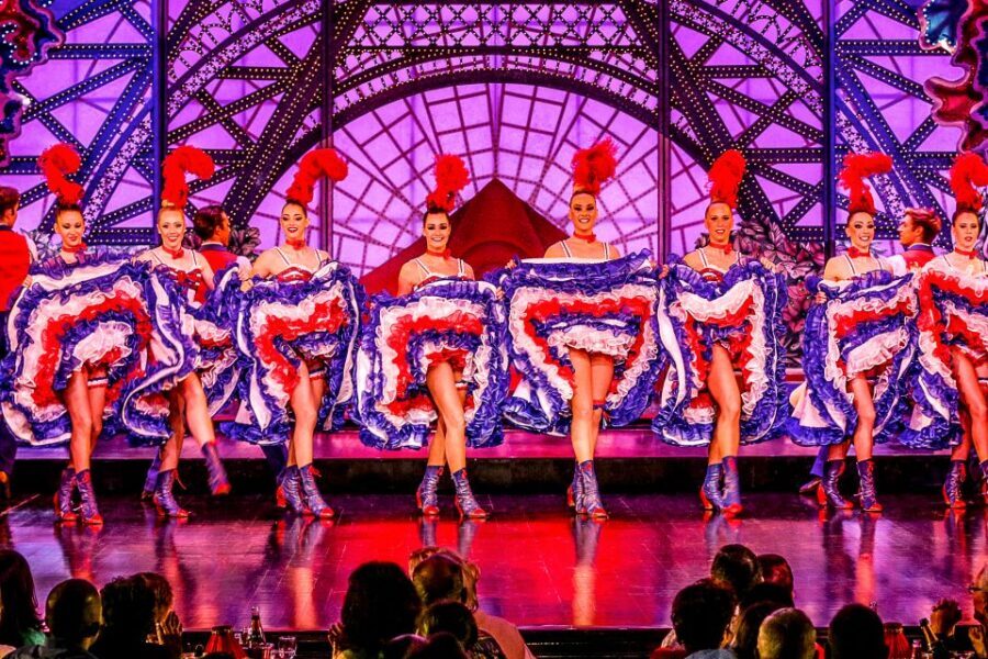 Paris: Dinner Show at the Moulin Rouge - Seats, crowding, and dress code: how to have a calmer dinner