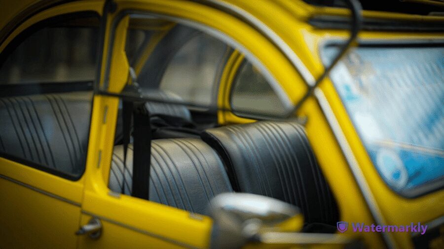 Paris: Discover Paris 2CV - Eiffel Tower photo stop: the quickest way to feel the scale