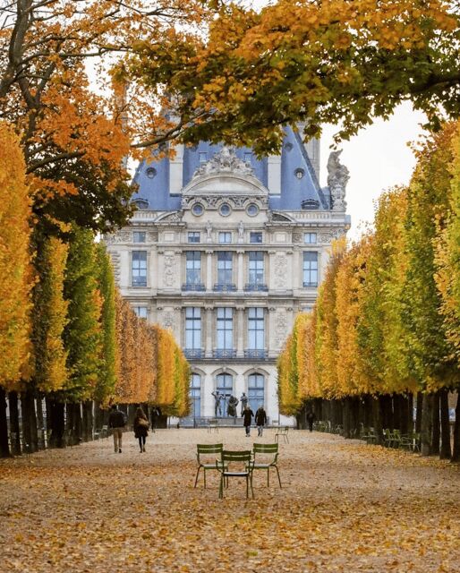 Paris: Discover Paris 2CV - École-Militaire and Seine-area views: the in-between moments
