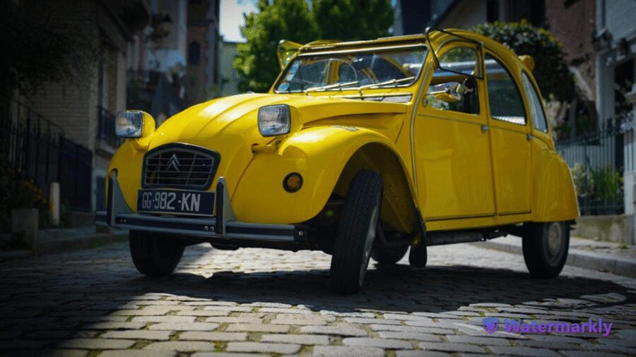 Paris: Discover Paris 2CV - Place de la Concorde: pass-by viewing with quick context