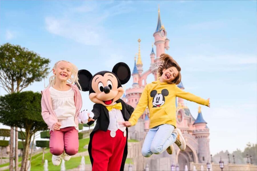 Paris: Disneyland Paris Ticket with Transfer - A Simple, Family-Friendly Way to Get to Disneyland Paris