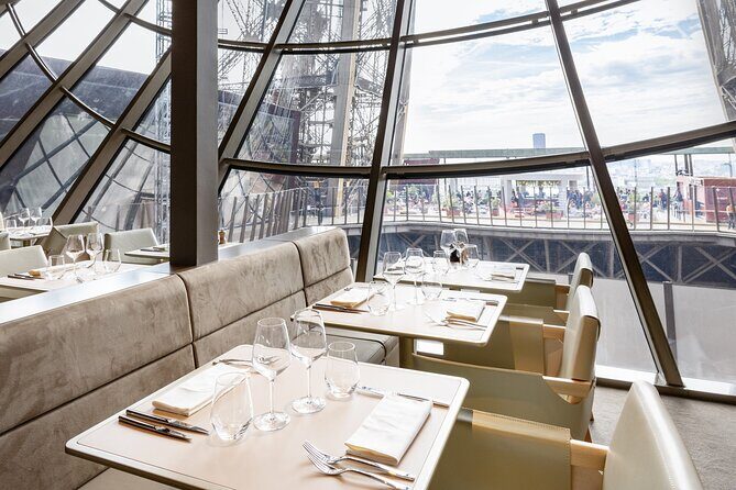 Paris Early Evening Dinner at Eiffel Tower's Madame Brasserie - Service Style and Timing: Why Some Meals Feel Rushed